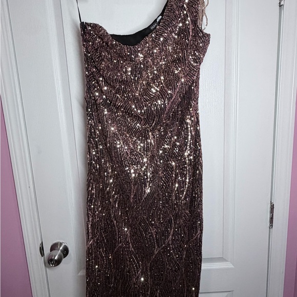 😍Fashion Nova One Shoulder Sequin Dress - Black and Silver - Picture 3 of 7